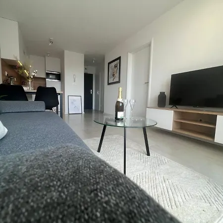 Nová Rezidencia S Parkovanim