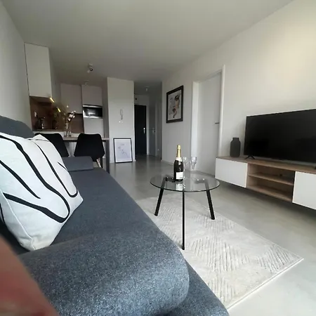 Nová Rezidencia S Parkovanim Appartamento