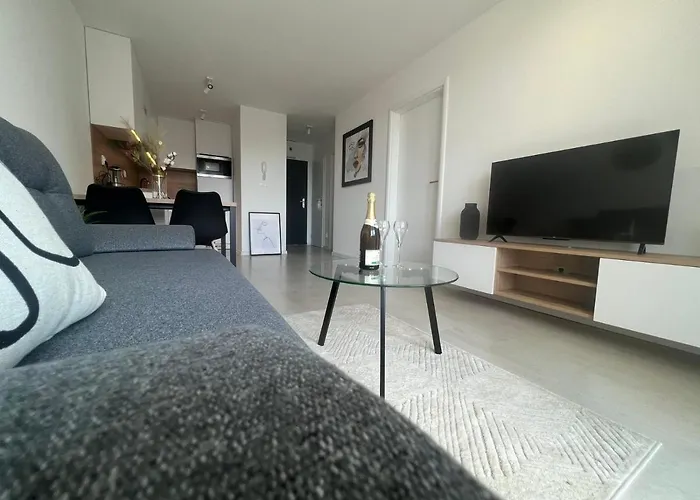 Nová Rezidencia S Parkovanim